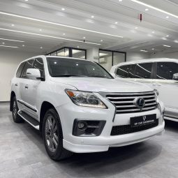 2015 LEXUS LX570