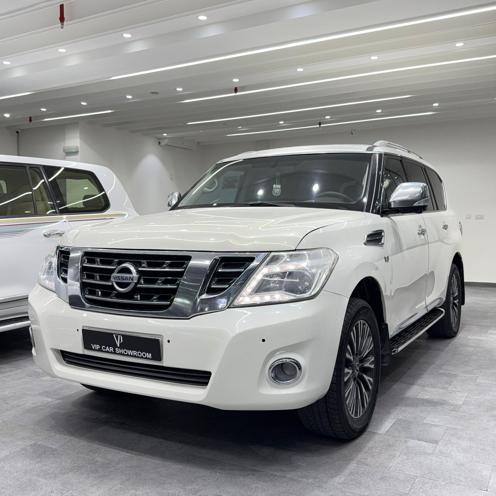 2014 NISSAN PLATINUM