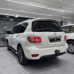 2014 NISSAN PLATINUM