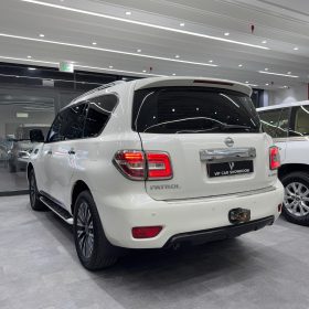 2014 NISSAN PLATINUM