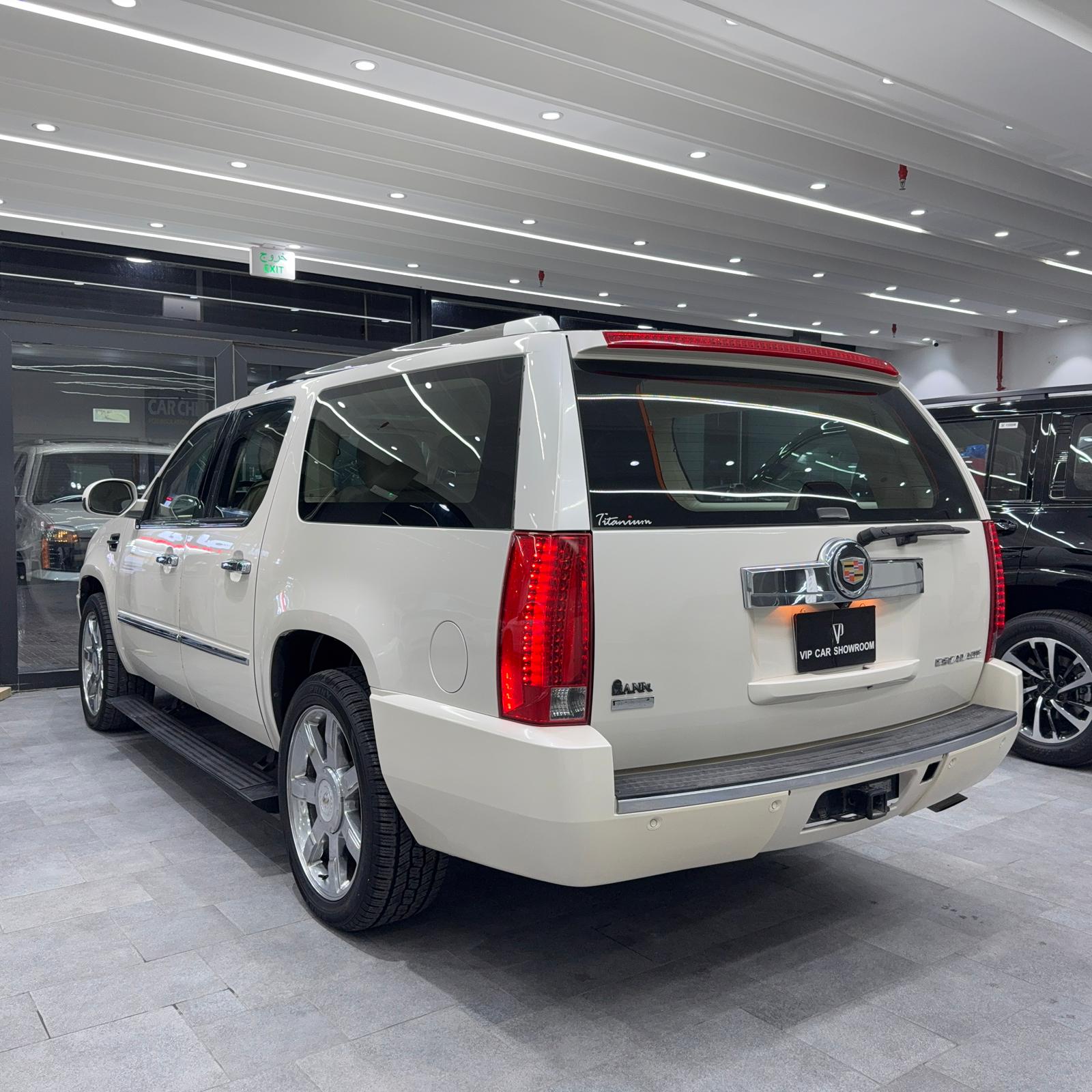 2012 CADILLAC ESCALADE