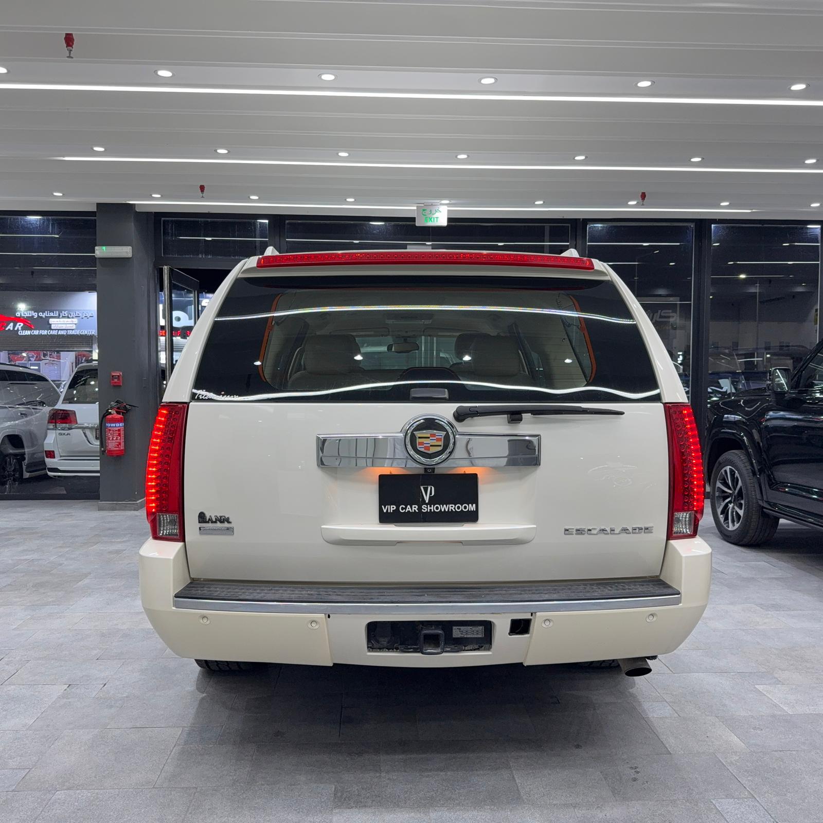 2012 CADILLAC ESCALADE