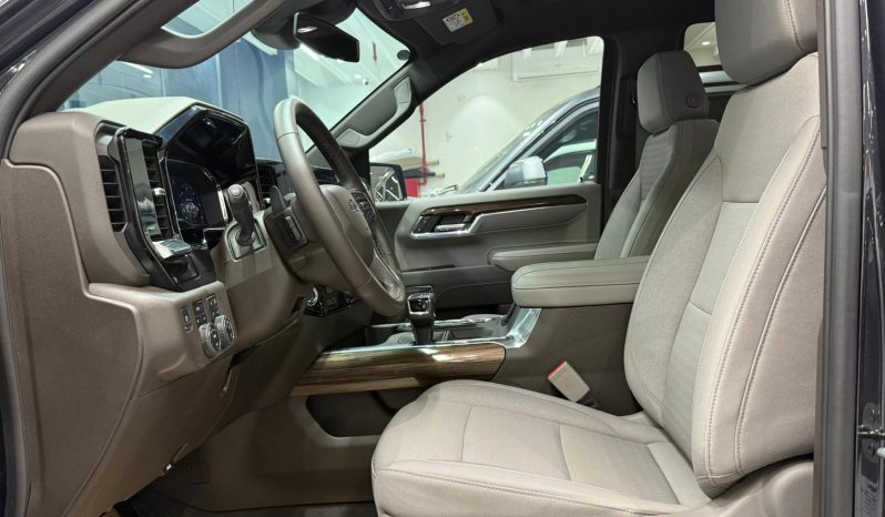 
								2024 chevrolet silverado rst full									