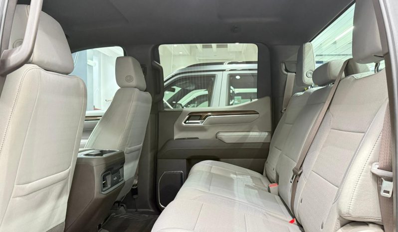 
								2024 chevrolet silverado rst full									