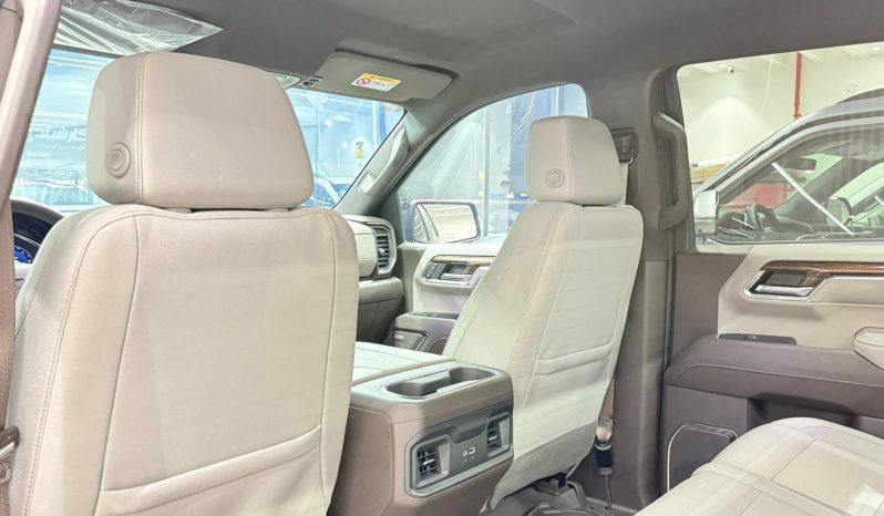 
								2024 chevrolet silverado rst full									