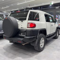 
										2008 TOYOTA FJ full									
