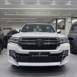 
										2021 TOYOTA VXR V8 full									