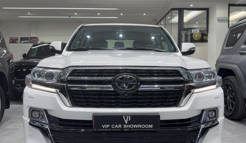 
								2021 TOYOTA VXR V8 full									