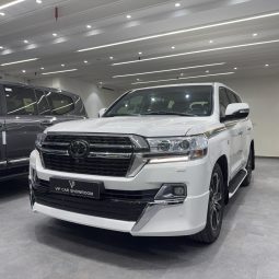 
										2021 TOYOTA VXR V8 full									