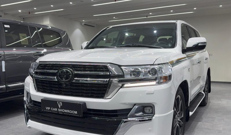 
								2021 TOYOTA VXR V8 full									