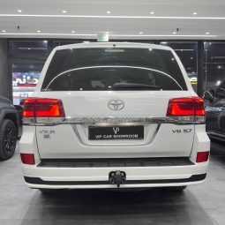
										2021 TOYOTA VXR V8 full									