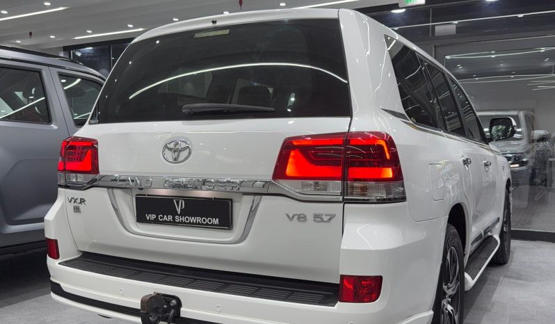 
								2021 TOYOTA VXR V8 full									