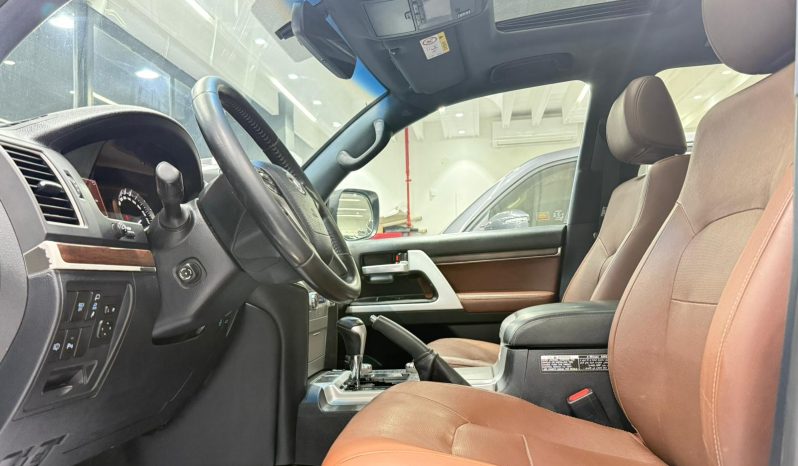 
								2021 TOYOTA VXR V8 full									