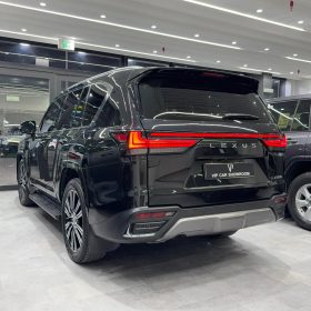 2022 LEXUS LX600