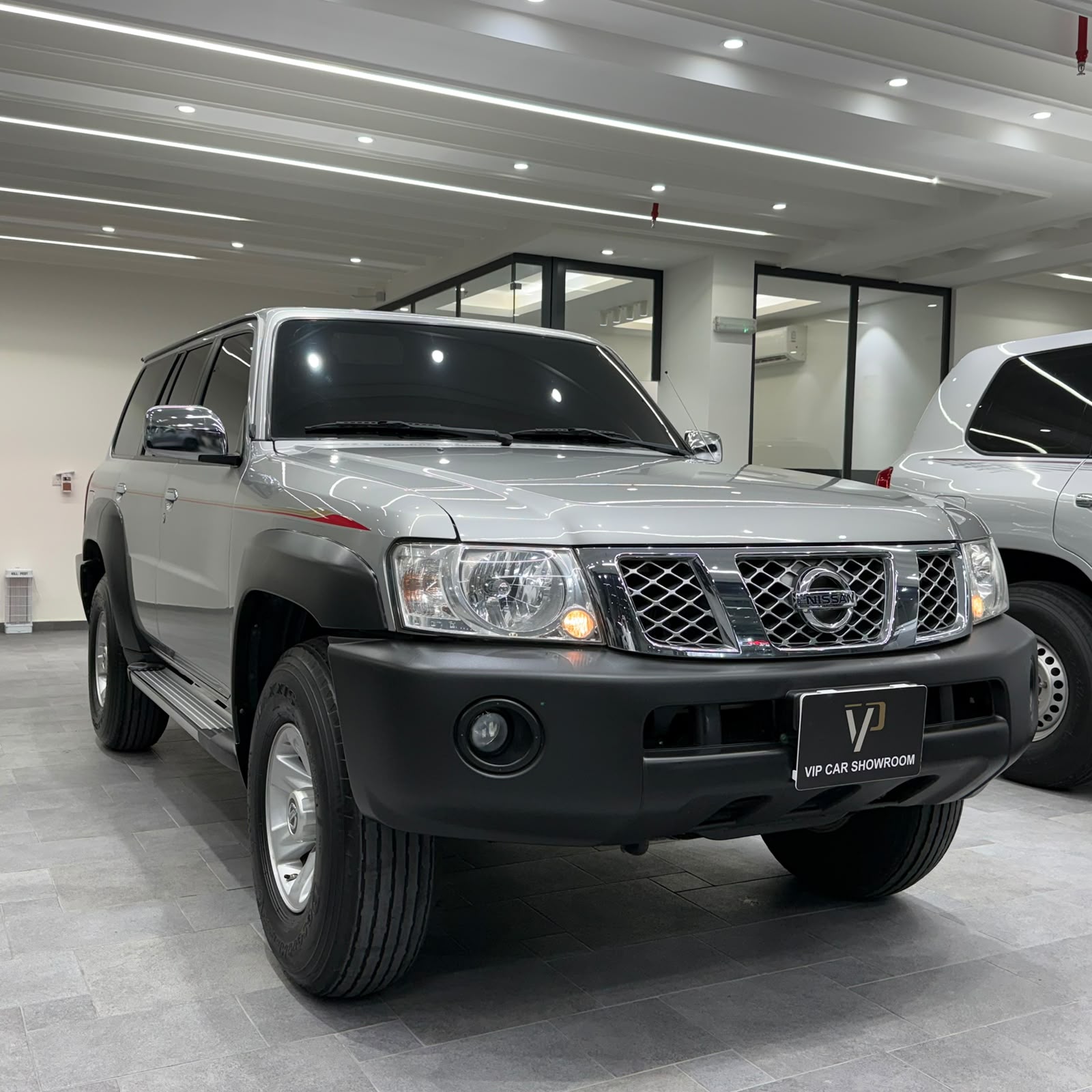 2021 NISSAN GL