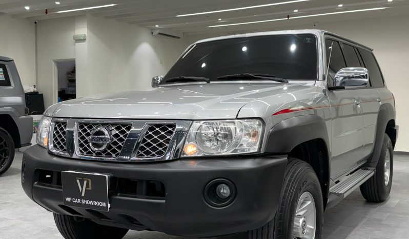
								2021 NISSAN GL full									