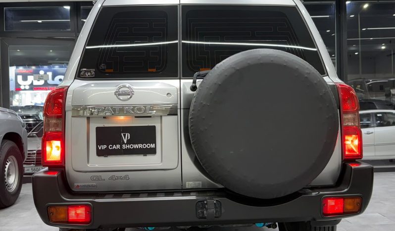 
								2021 NISSAN GL full									