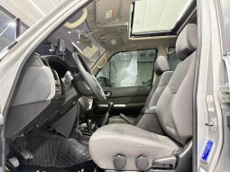 
										2021 NISSAN GL full									