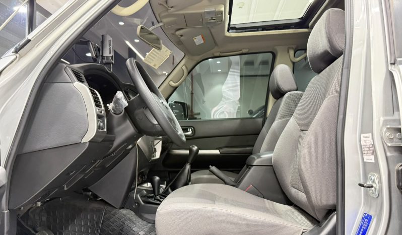 
								2021 NISSAN GL full									