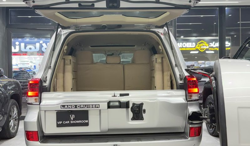 
								2019 GXR V8 full									